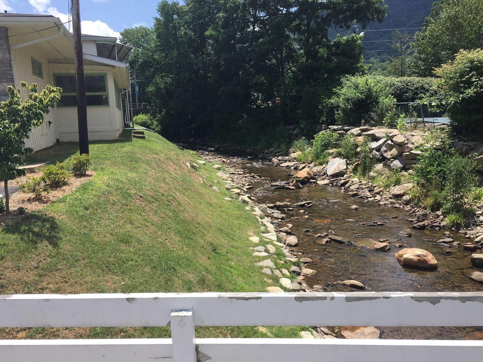 River Point Lodge Маги Вали Екстериор снимка